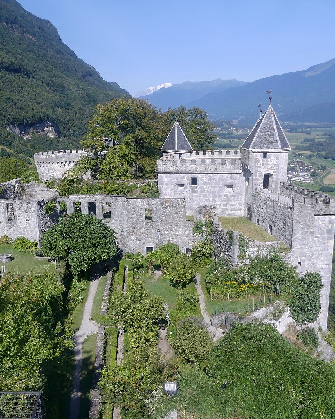 Château de Miolans, forteresse médiévale en Savoie
